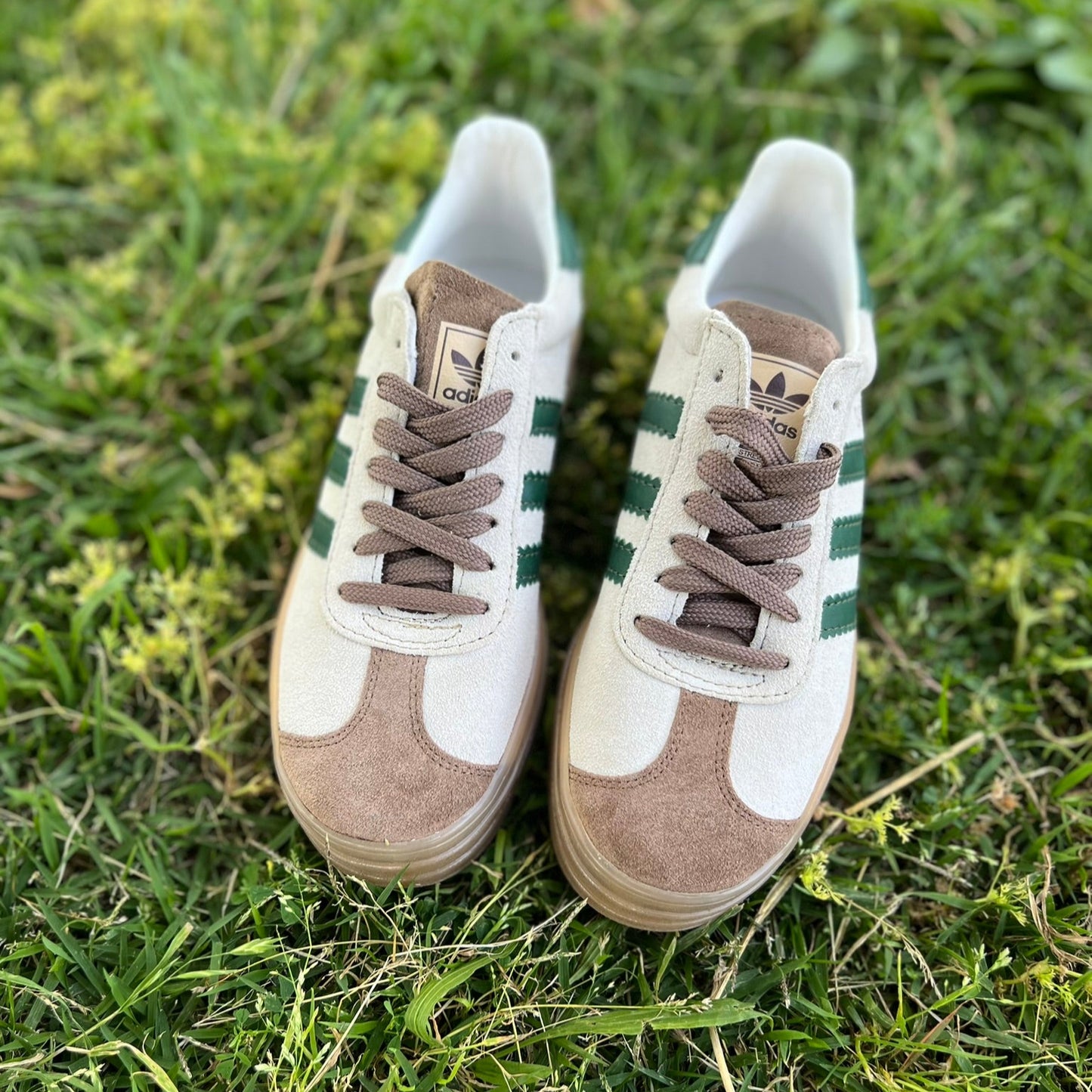 Zapatillas A. Gazelle plataforma beige y verde