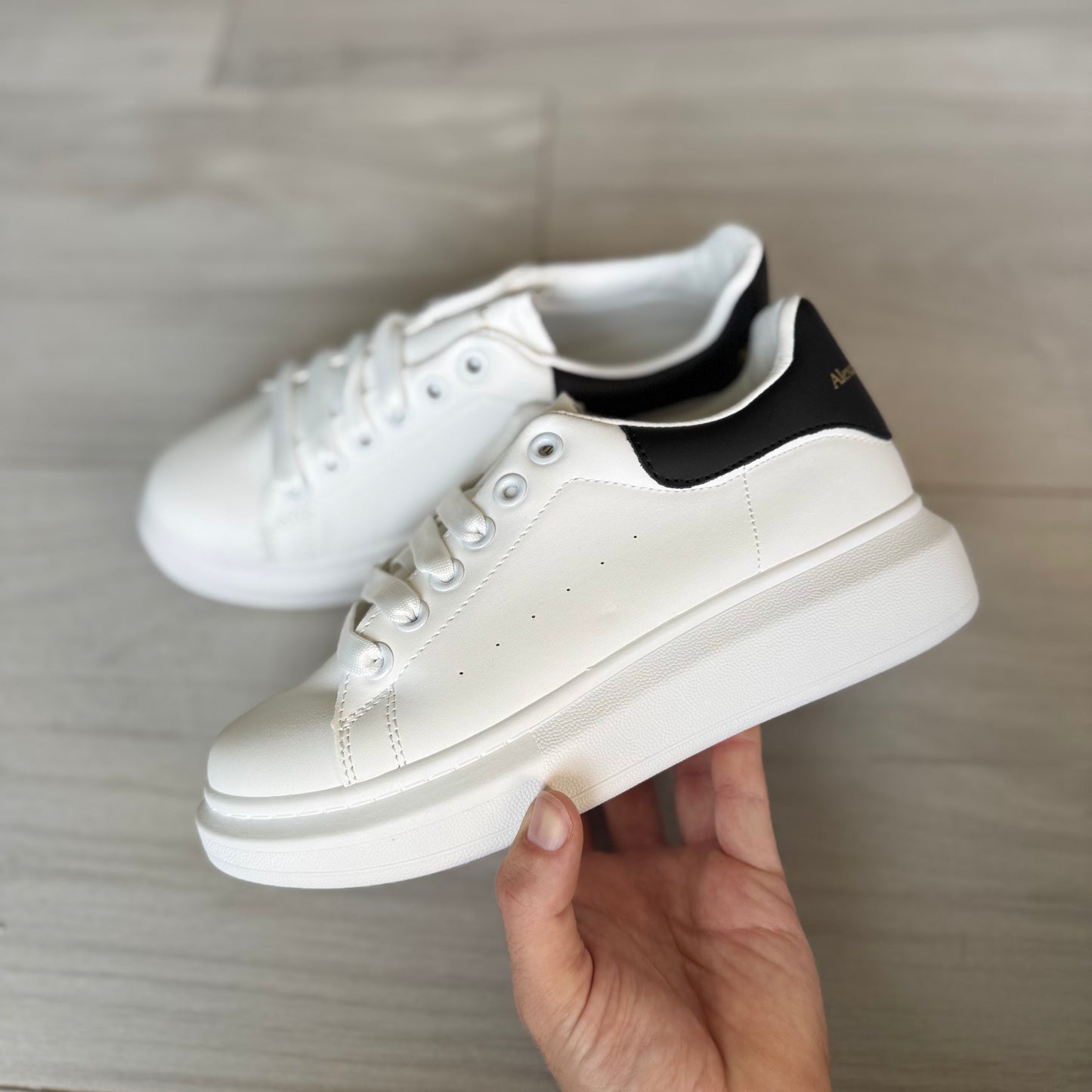Alexander McQueen Unisex calidad premium (varios colores)