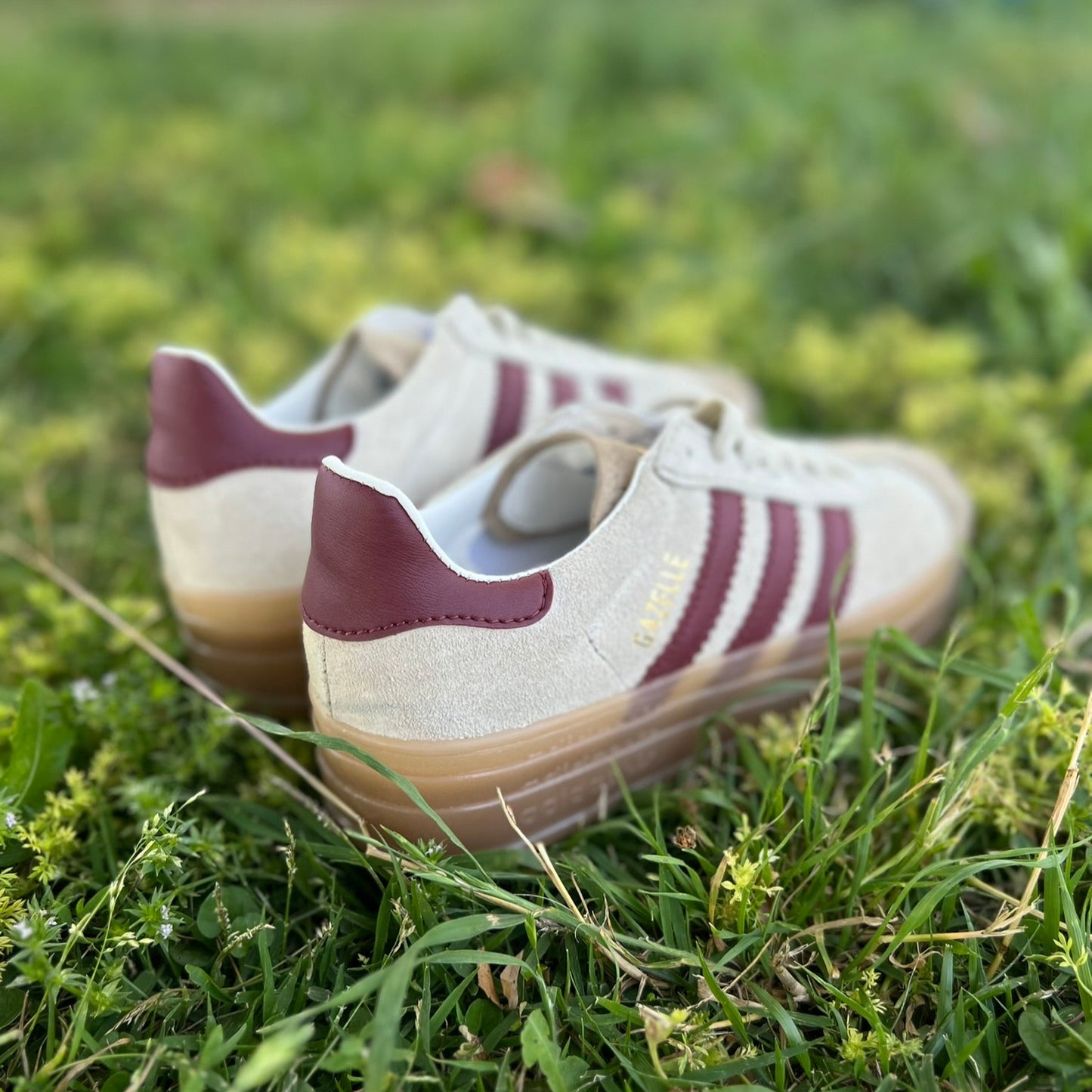 Zapatillas A. Gazelle plataforma beige y burdeos