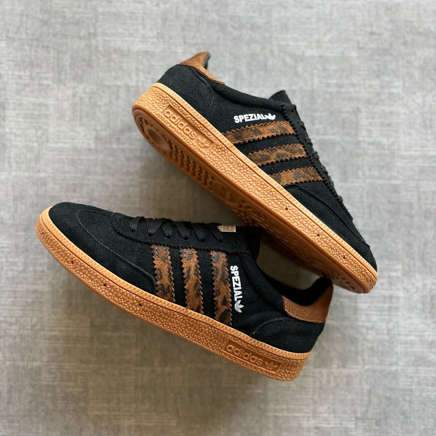 Zapatillas A. Spezial Leopardo SOLO TALLA 36